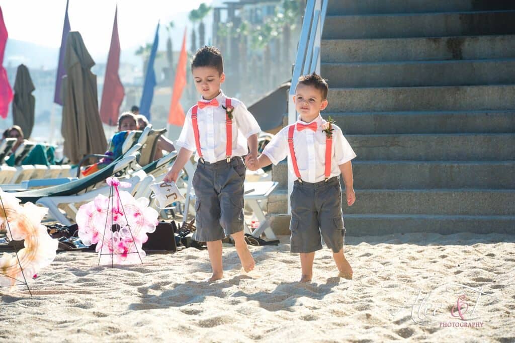 Two ring bearers with colourful attire