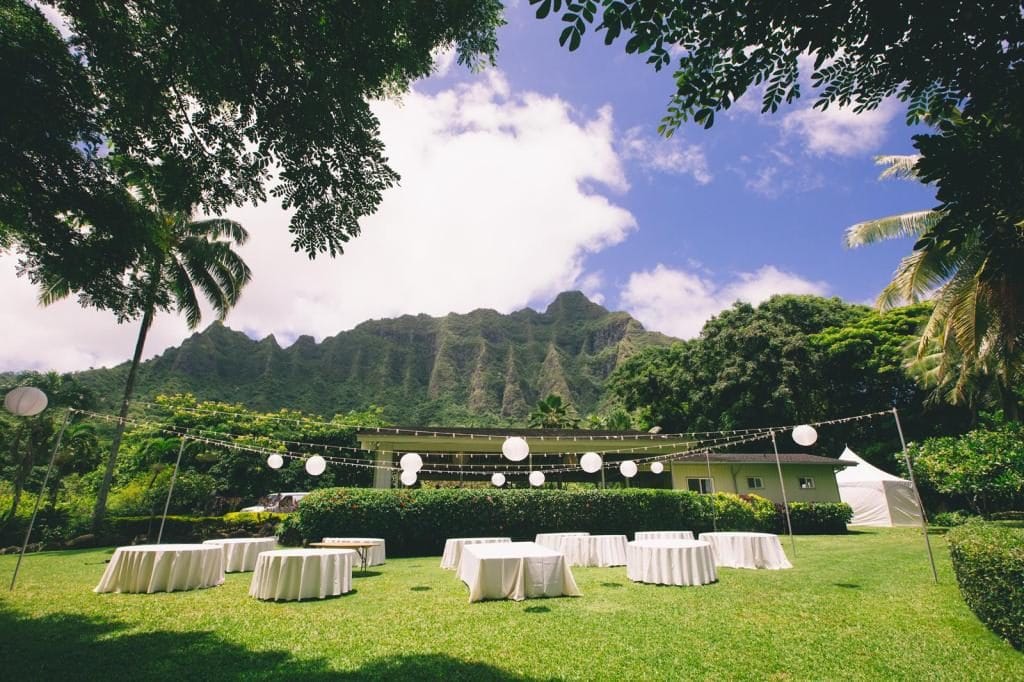 Oahu Island offers beautiful setting for wedding reception