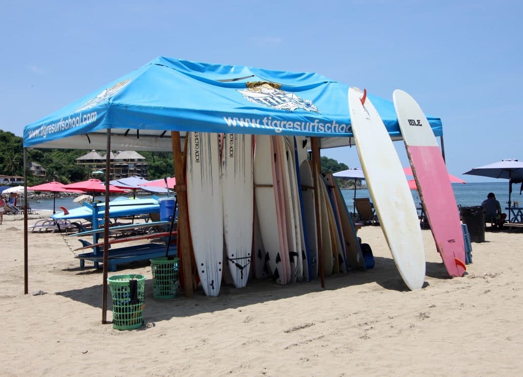  surfing lessons from Tigres surf school 