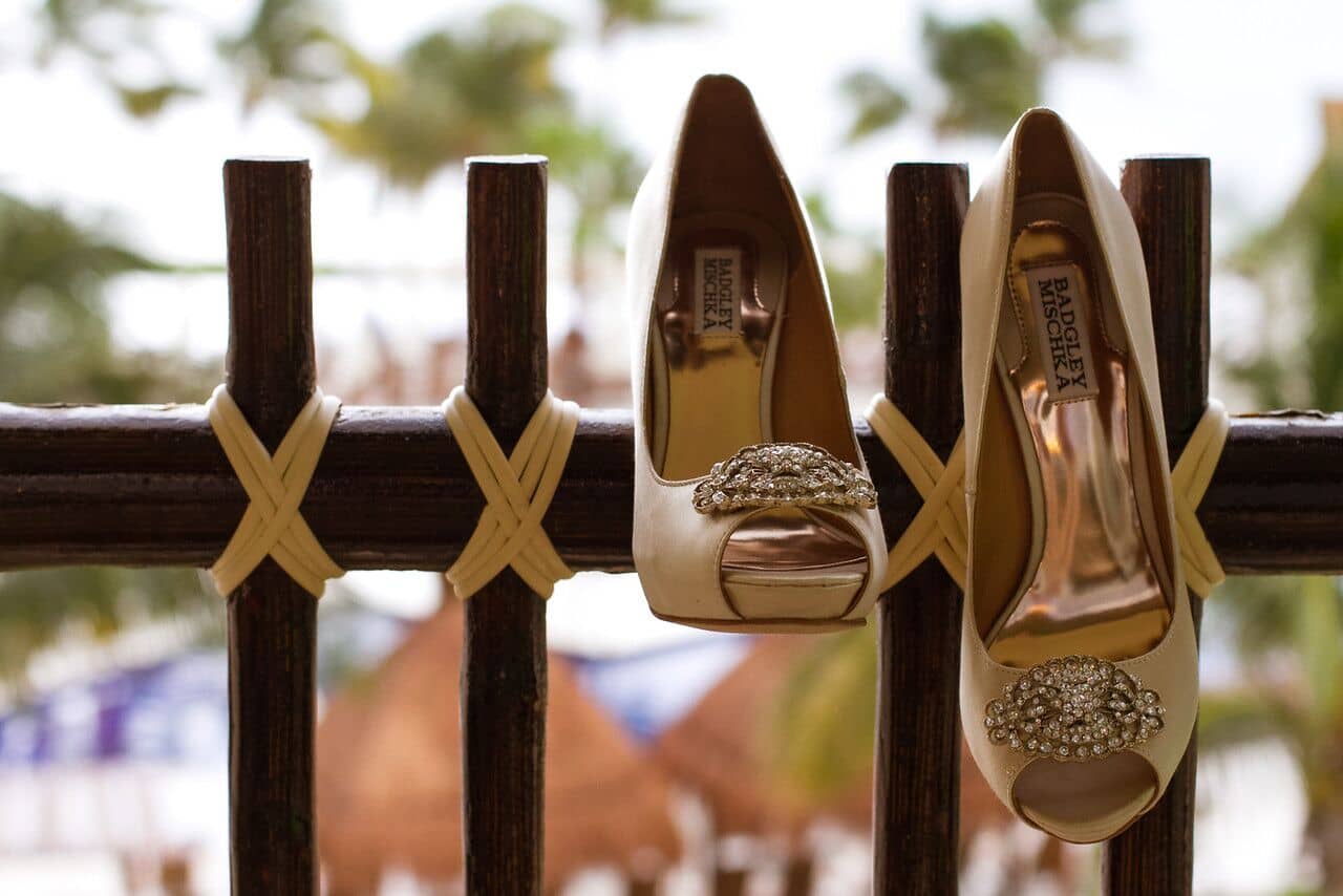 1 Shoes by the designer Badgley in wedding destination 