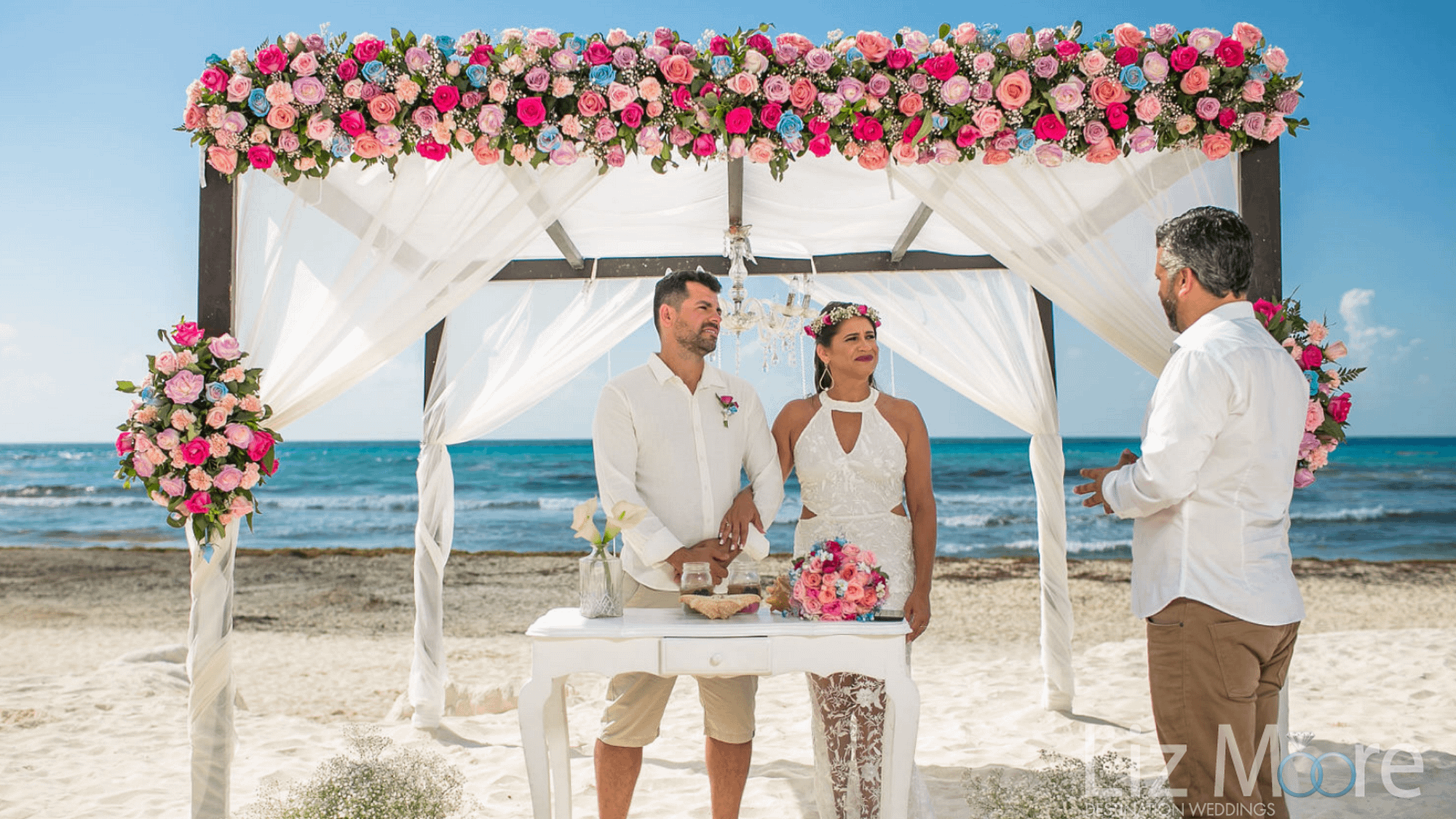beautiful-Riviera-Maya-wedding-couple 