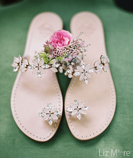 Sparkle-flat-sandals-great-for-the-beach