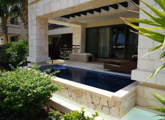 Dream Riviera Cancun the swim out private suite section Mexico