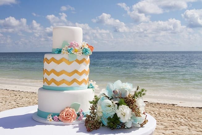  Destination wedding cake on beach