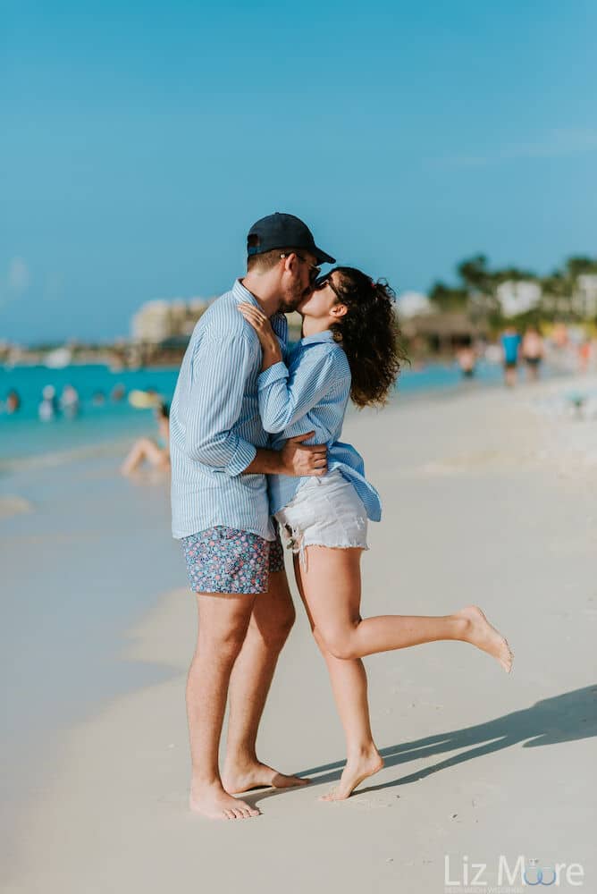 Couples enjoying Aruba beaches in romantic setting 