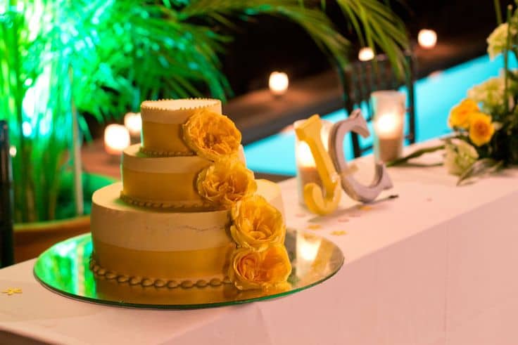 11wedding cake in different colours 