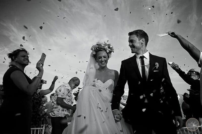  black and white picture of wedding couple 