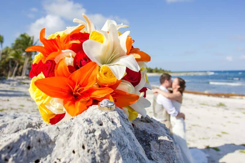 9 bridal bouquet on the beach. 