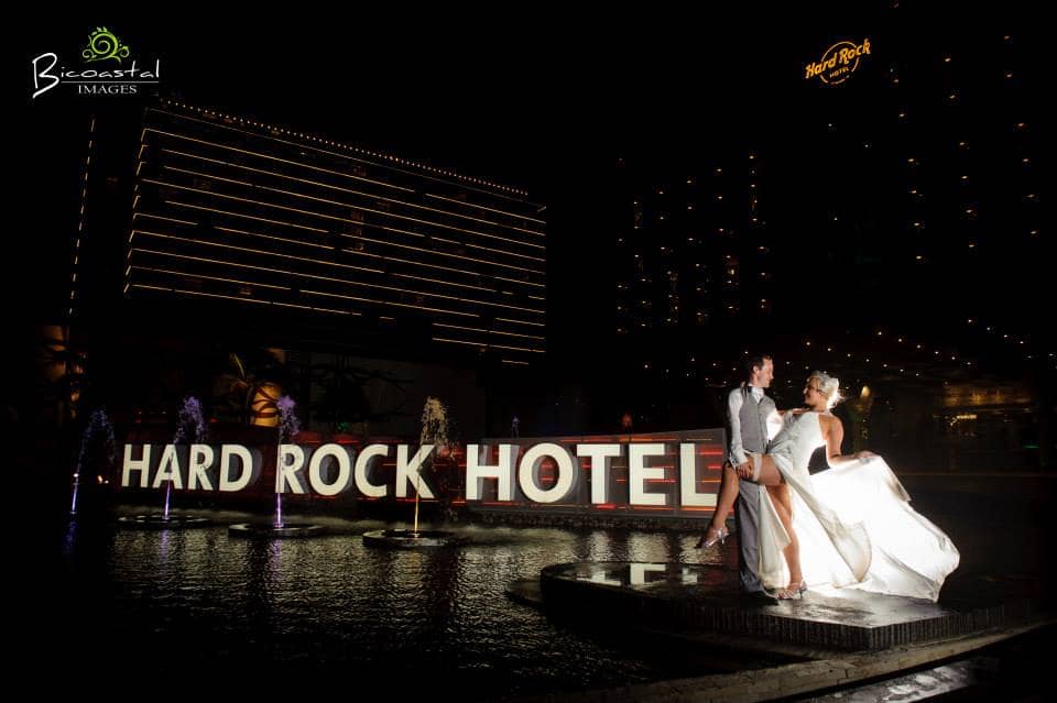  bride outside of Hard rock Cancun 