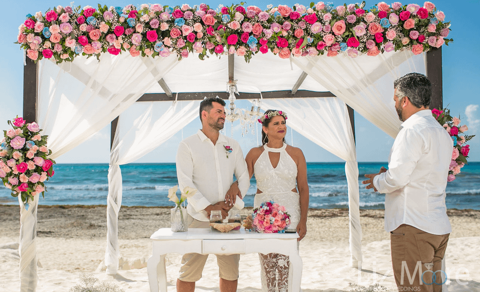 beach ceremony flower and ceremony decor destination wedding photography tips