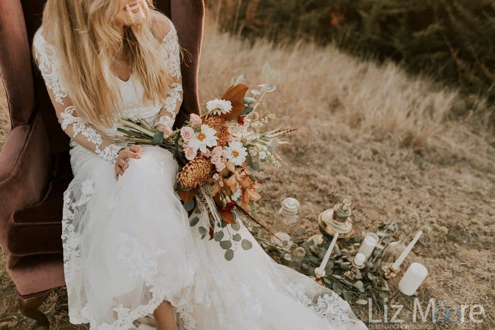 Gorgeous fall wedding dress look 