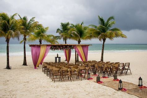 2 Beach ceremony pictures on Maroma Beach 