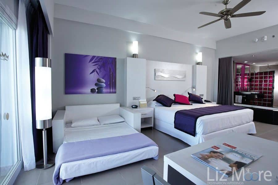 Hotel-Riu-Palace-bedroom.jpg