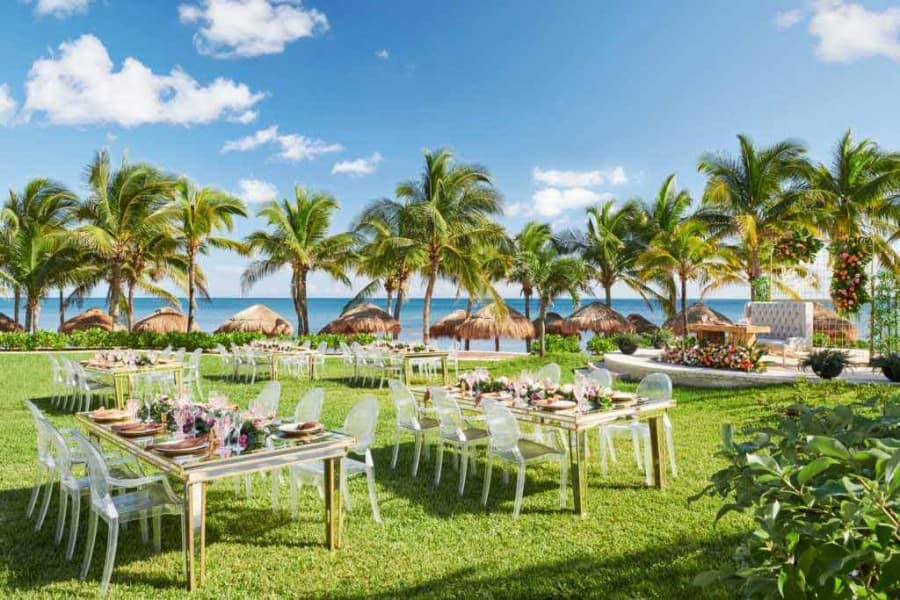 Hyatt-Ziva-Riviera-Cancun-Weddings-Papaya-Garden-Reception-Setup-min