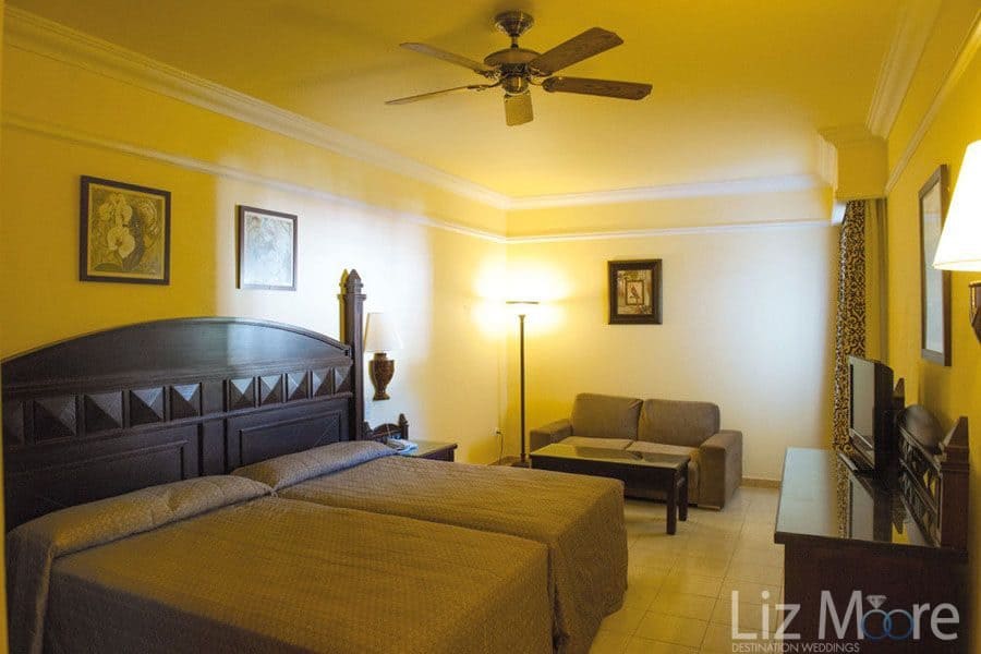 Riu-Guanacaste-Costa-Rica-bedroom.jpg