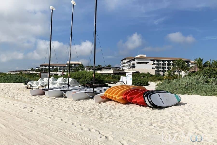 Secrets-Playa-Mujeres-Golf-And-Spa-beachfront-activities.jpg