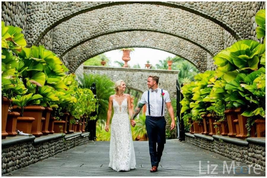 Zephyr-Palace-wedding-couple-in-walkway.jpg
